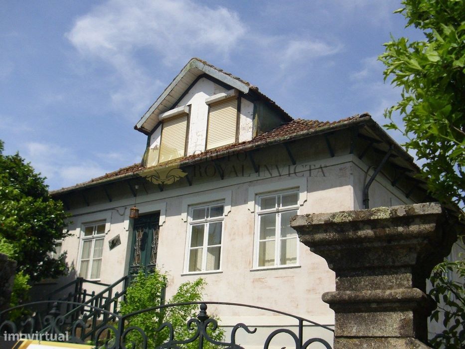 Quintinha com casa senhorial, localizada na região de Marco de Canaves