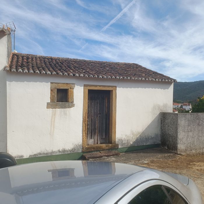 Para venda casa com quintal para reconstrução