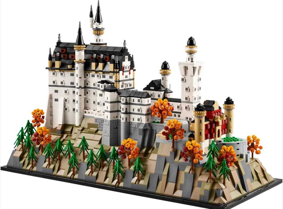 Конструктор 1в1 як Lego Architecture Neuschwanstein Castle 3455 дет