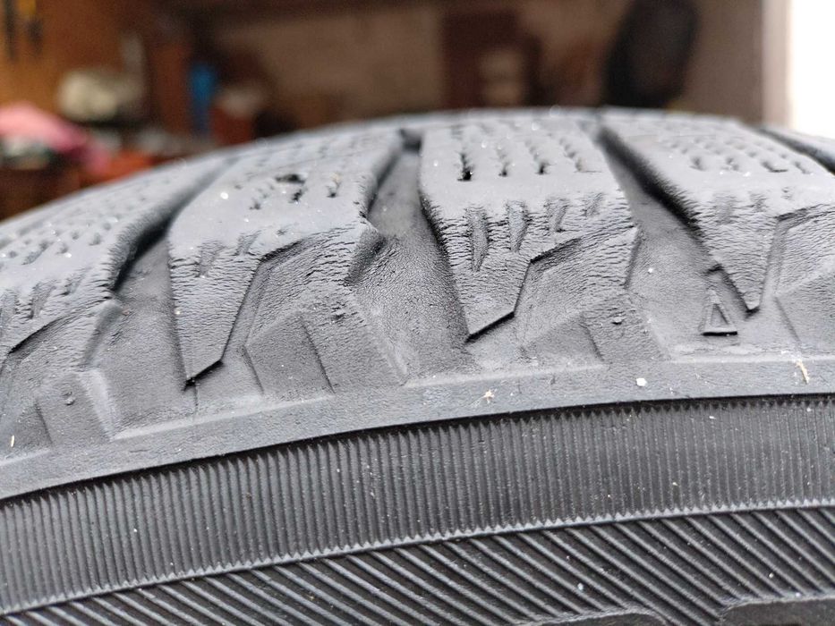 Зимові шини TOYO 235/55/17