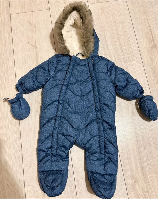 granatowy kombinezony niemowlęcy