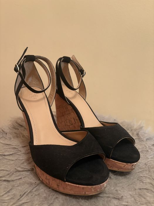 Buty sandałki na koturnie