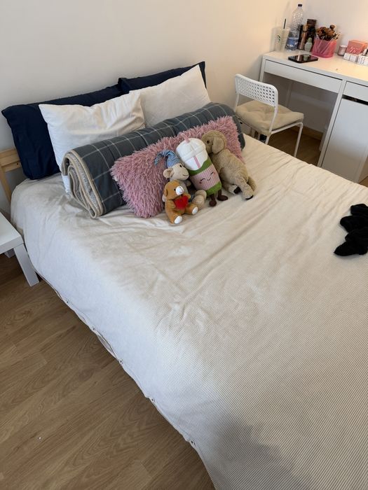 Cómoda e cama semi-novos