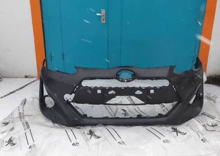 Бампер передний 5211952996 Toyota Prius C рестайл AQUA