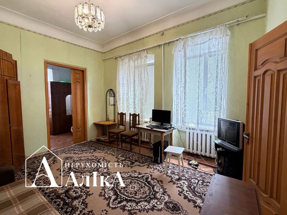 Продам 2 поверховий будинок на два входи