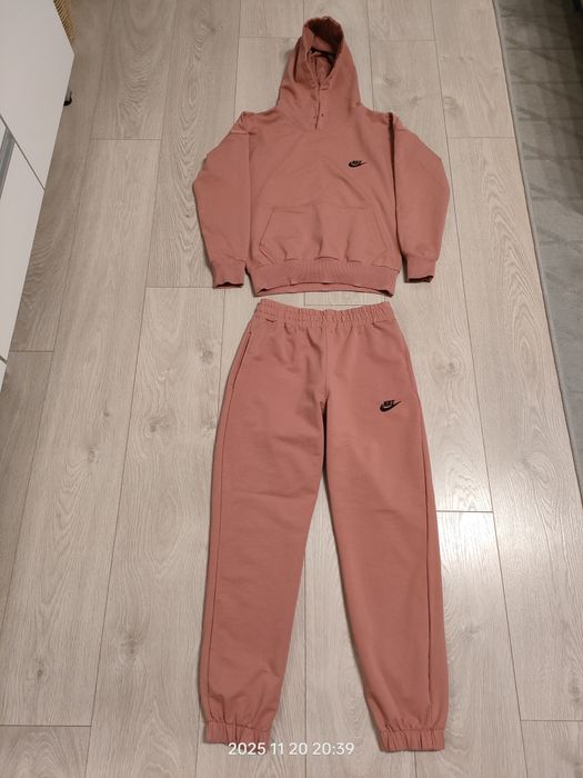 Dres Nike pudrowy róż rozmiar S