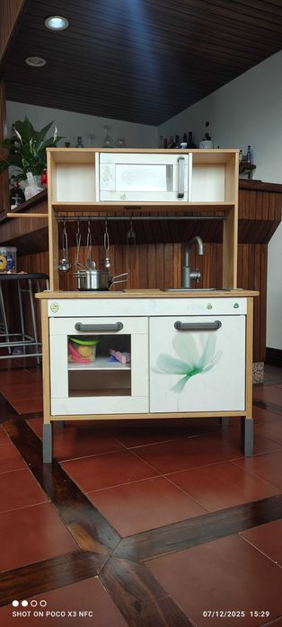 Cozinha Ikea de madeira