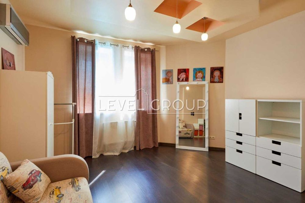 Простора трикімнатна квартира з ремонтом Голосіїво Голосіївський парк