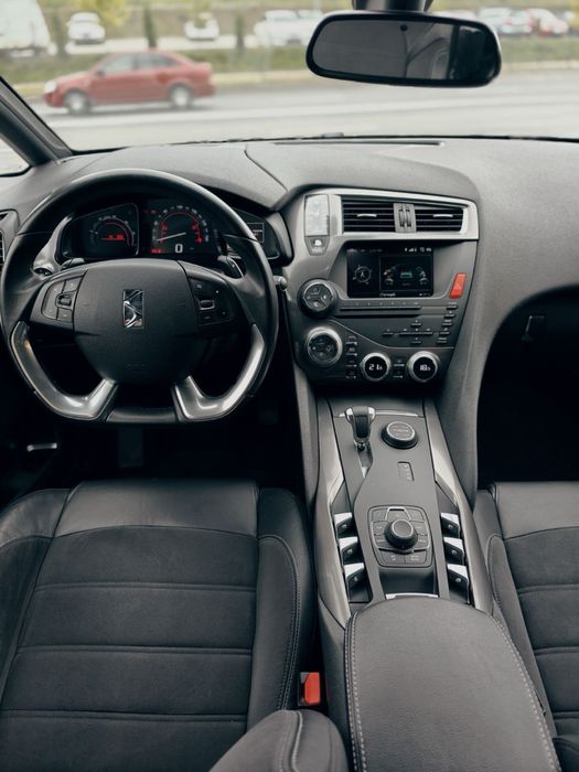 Citroen ds5 гібрид  2013