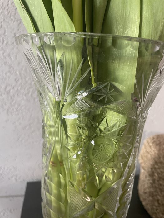 Elegancki wazon kryształowy – bogato szlifowany, klasyczny styl PRL