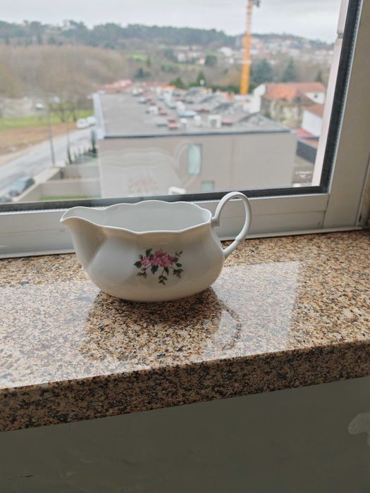 Peças porcelana variadas