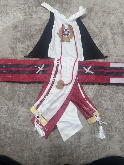 Косплей Яє Міко Геншин Імпакт