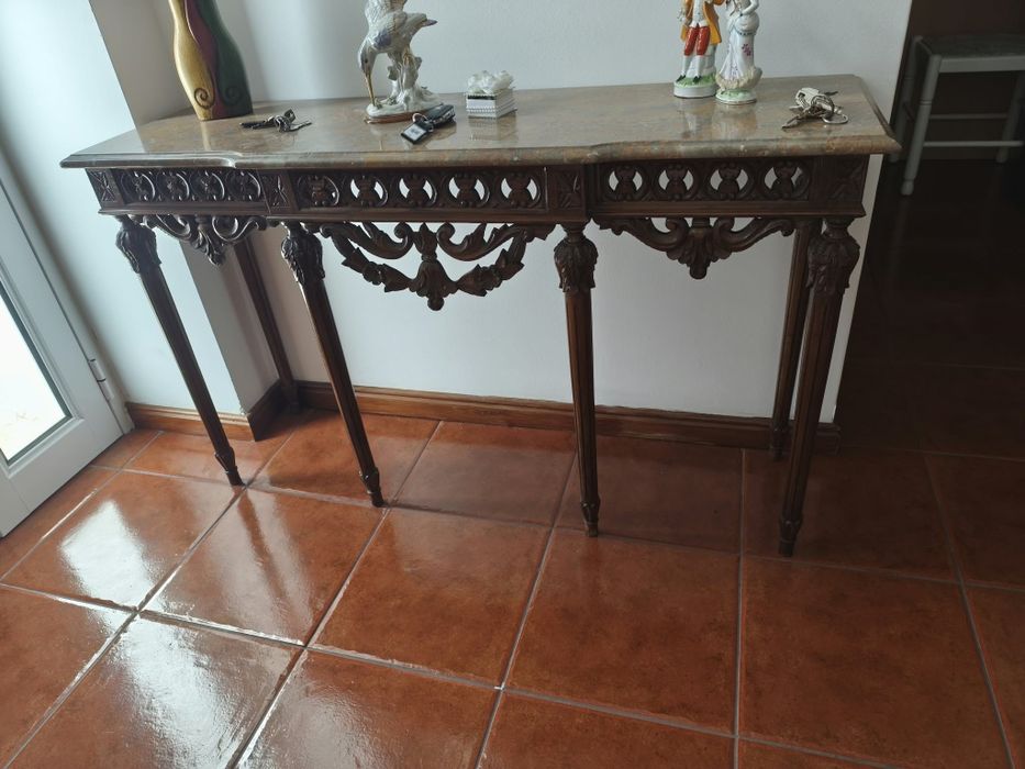 Móvel de entrada com espelho