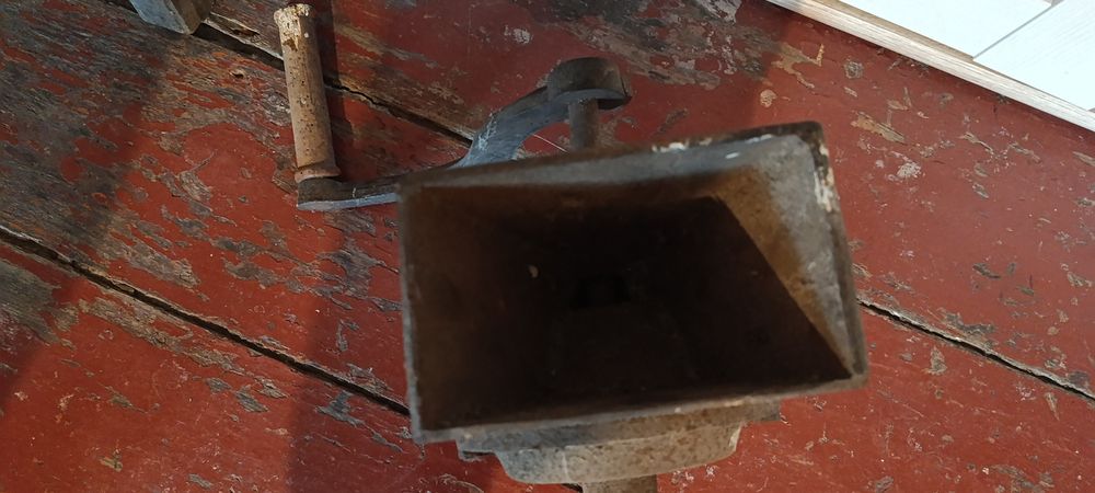 Zabytkowe śrutownik
