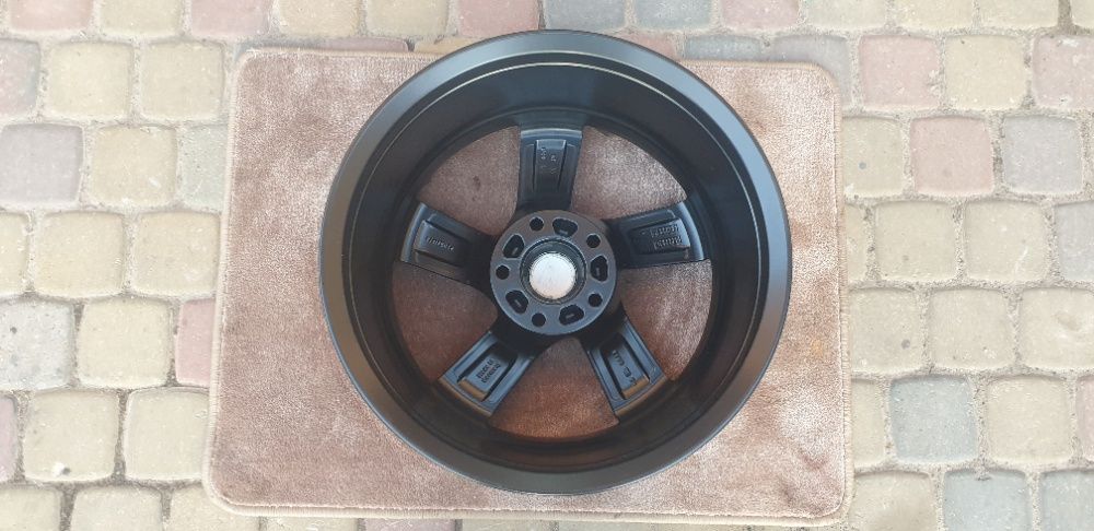 DOTZ Hanzo 17Cali 5x120 8J ET35 BMW OPEL