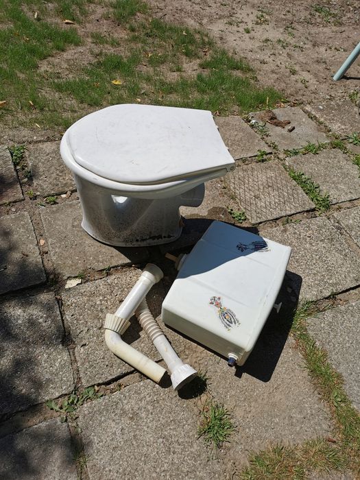 WC KOMPAKT razem z deska toaleta ustepowa