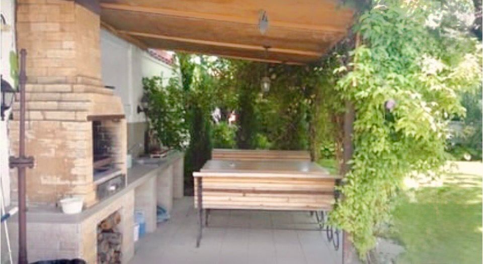 Продаю дом с бассеином в Центре