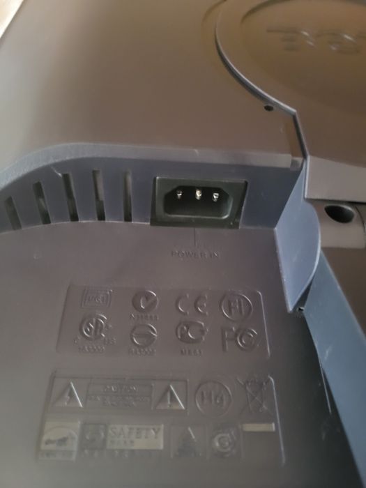 Монітор BenQ Q7T4