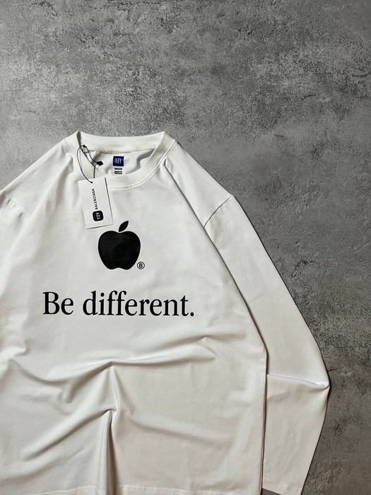 Лонгслів Balenciaga Be Different
