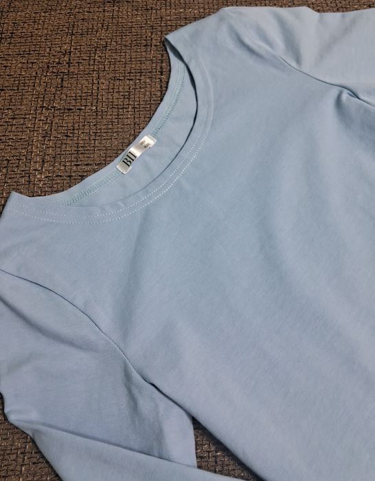 Топ у голубому кольорі