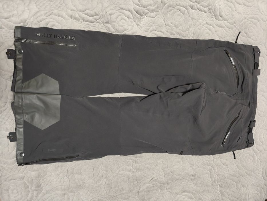 Оригінальні лижні штани Helly Hansen.