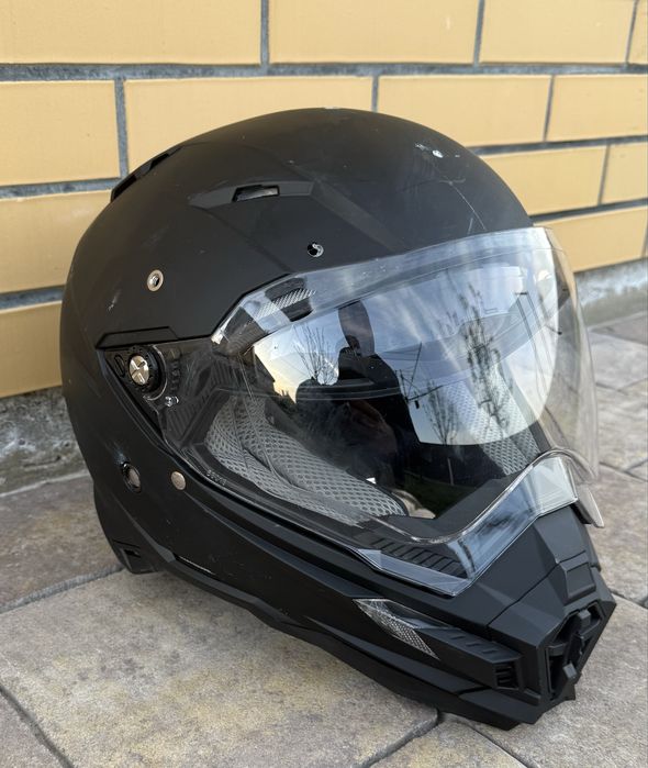 Чорний матовий шолом