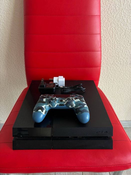 Sony PlayStation 4 PS4 500GB + джойстик, кабелі