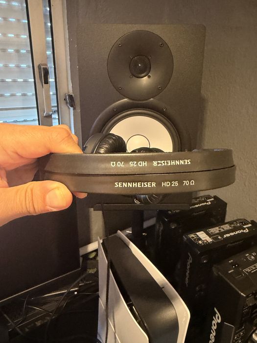 Sennheiser HD 25 Headphones Pro (DJs & Estúdio) - Na Caixa Original