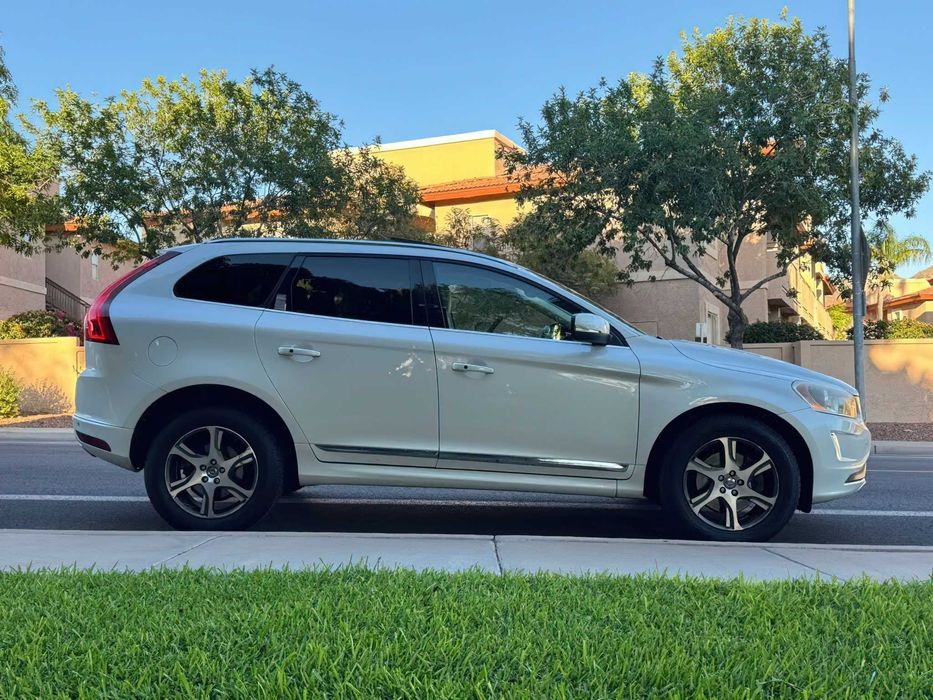 Volvo Xc60      2015