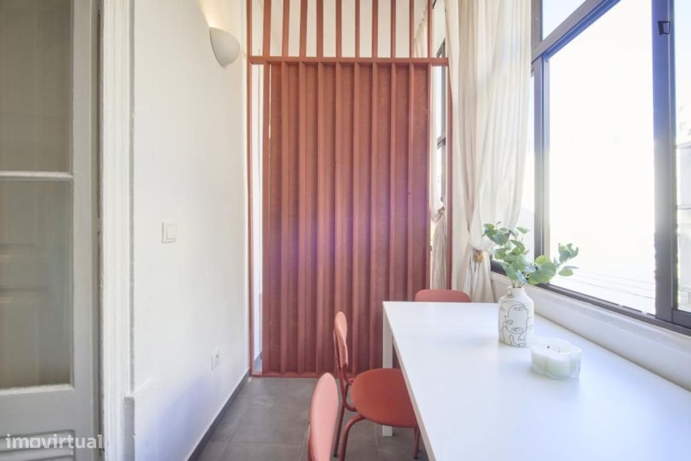 Quarto - localizado em Arroios Lisbon