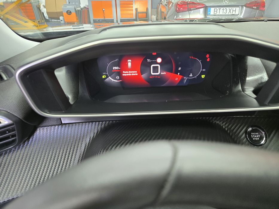 Peugeot 2008 1.2 Gasolina ALLURE