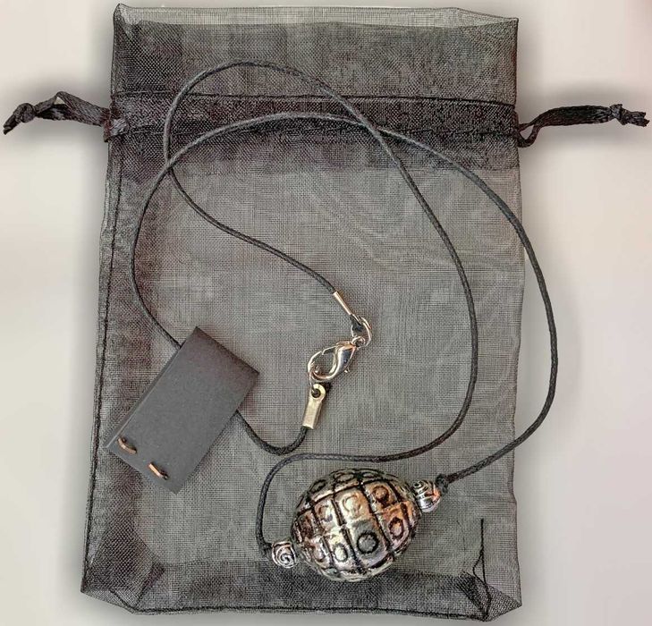 Fio com Esfera em Metal, Novo/Exclusivo/Único
