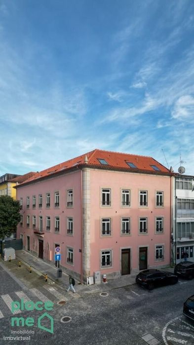 Loja com Licença de comércio e serviços na Rua Dom Afonso Henriques, B