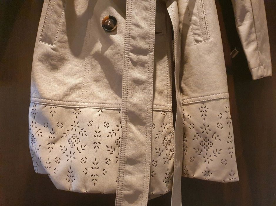 Płaszcz wiosenny eco. Mohito