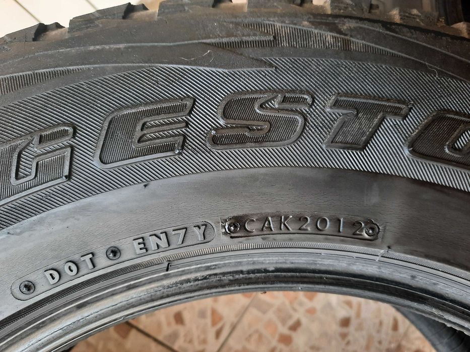 Bridgestone Blizzak DM-V1 265 65 R17