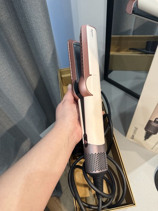 Dyson Airstrait original