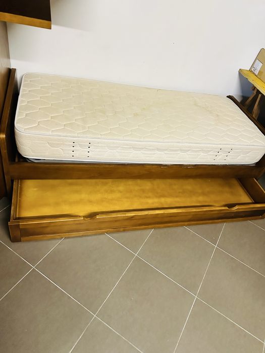 Beliche com espaco de arrumação