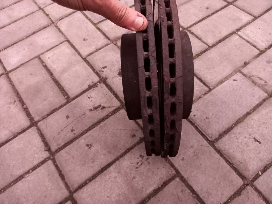 Диски Тормозные передние