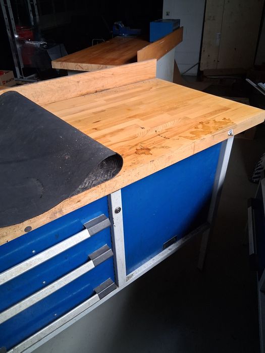 Bancada de trabalho com torno