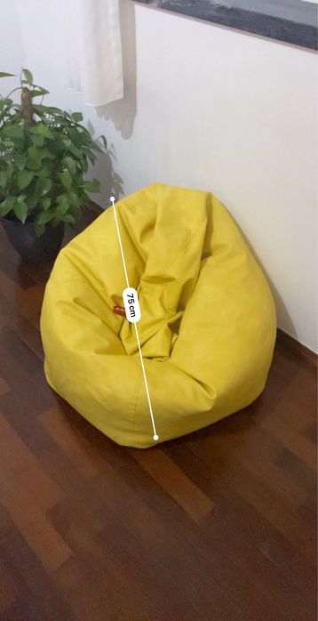 Puff Amarelo Moderno