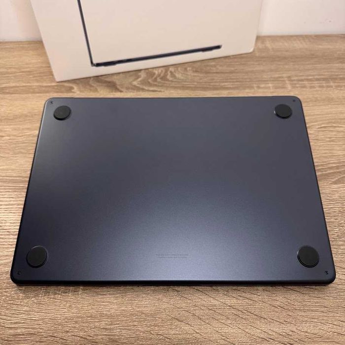 Macbook Air 13" 2025 M4 / 16Gb / SSD 256Gb акб:100% (код: M1114)