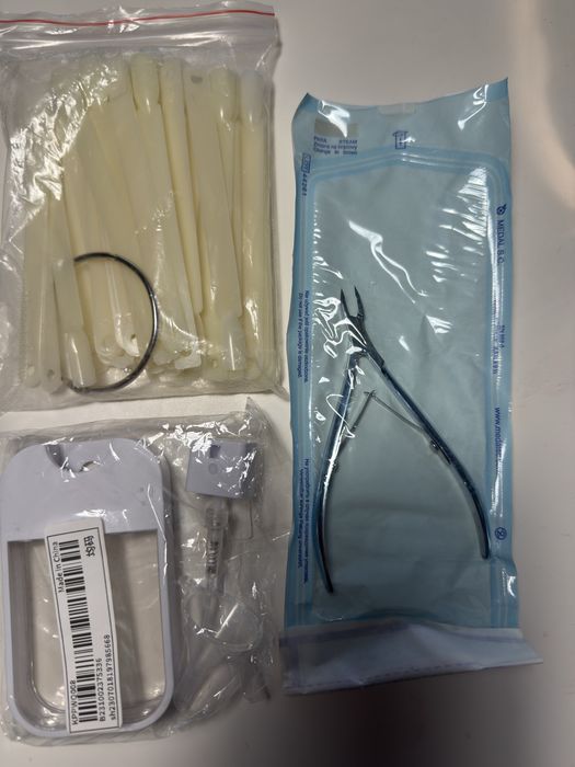 Zestaw do manicure frezy cążki żele pedzelki