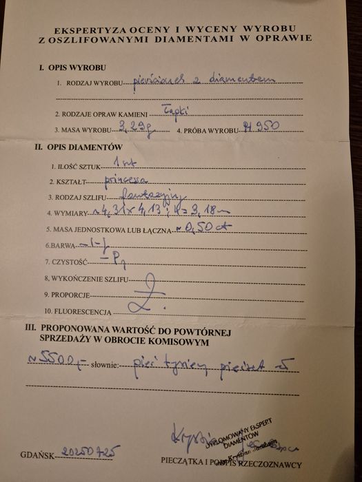 Pierścionek z brylantem