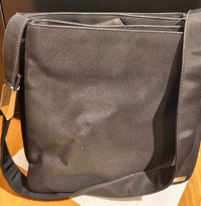 Estilo e elegância. Mala Calvin Klein.