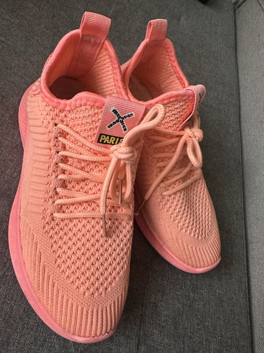 Кроссовки обувь спорт