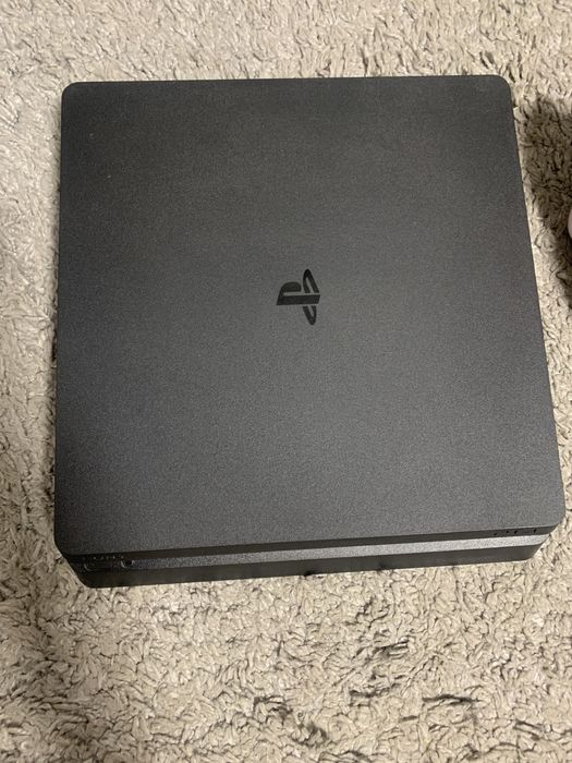 Продам ps4 на 1 терабайт
