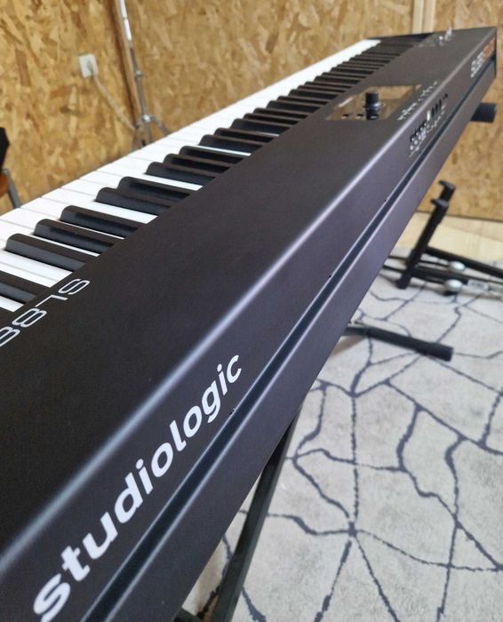 Controlador Studio Logic SL 88