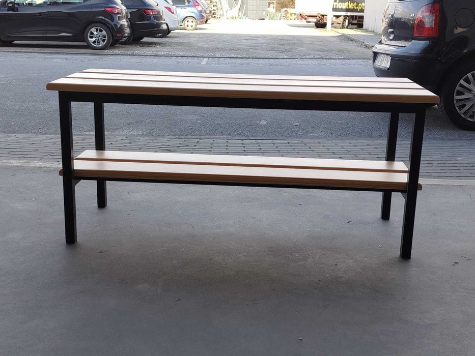 Banco Balneário em Pinho Envernizado - NOVO