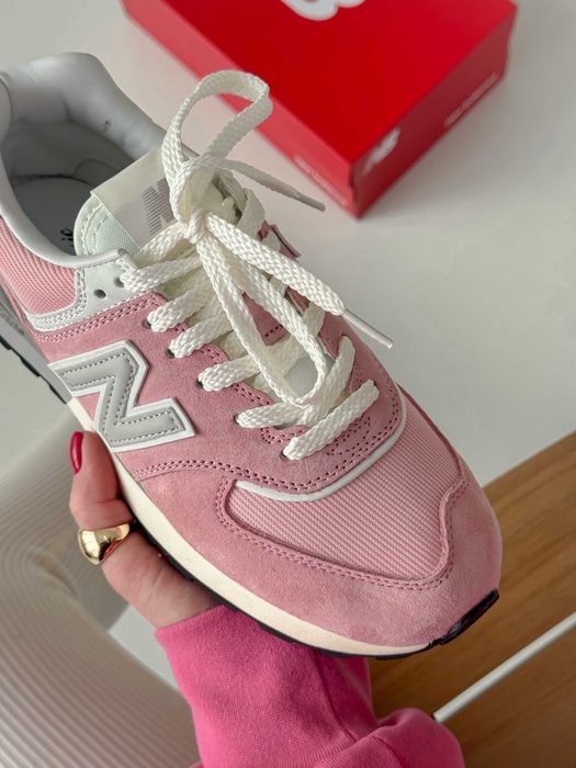 Жіночі кросівки New Balance 574 Pink (36-41) — рожеві Нью Беланс, замша, легкі та стильні, на весну-осінь