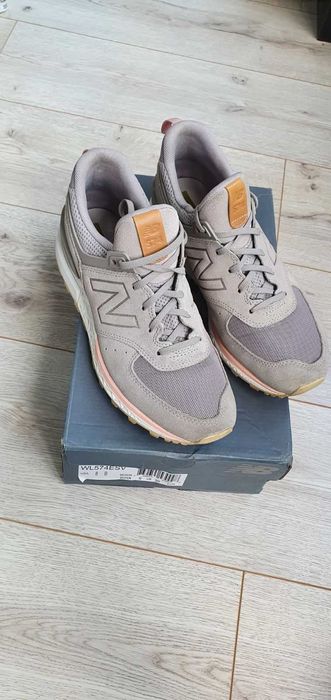 Жіночі кросівки Нью Беланс